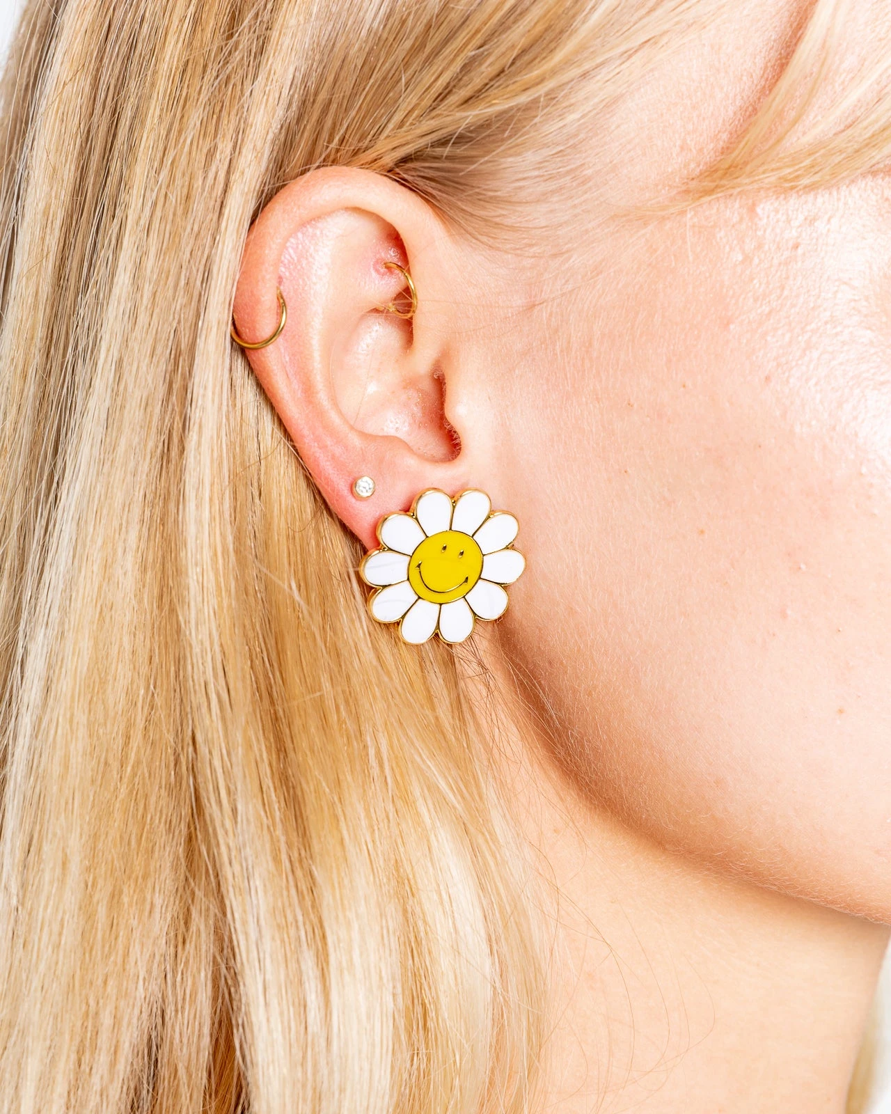 Smiley® Daisy Studs Deals ✨ BY SAMII RYAN Smiley® Daisy Studs ???? -BY SAMII RYAN Shop EVY16248