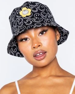 Outlet ???? BY SAMII RYAN Smiley® Universe Bucket Hat ???? 3 Outlet ???? BY SAMII RYAN Smiley® Universe Bucket Hat ???? -BY SAMII RYAN Shop EVY16707 1f0d1144 92d5 494a 8786 c28b69cb5fb7